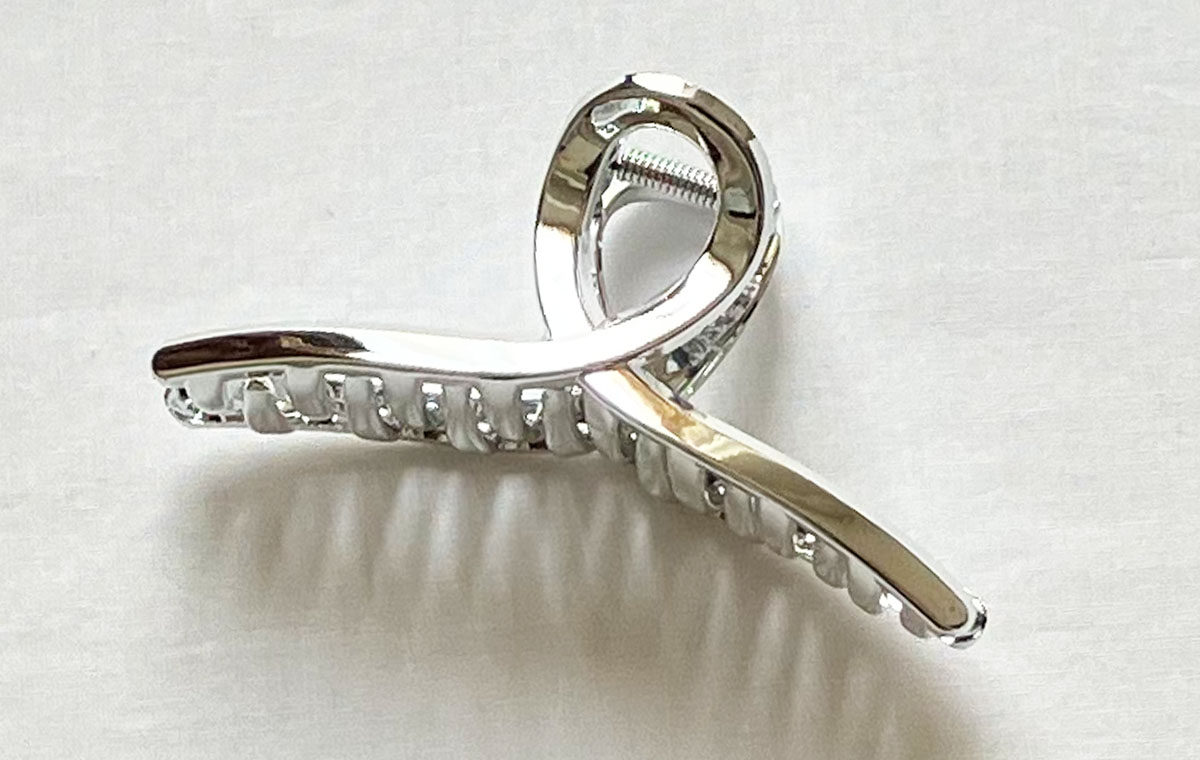 ダイソーの「ヘアクリップ（シルバー）」