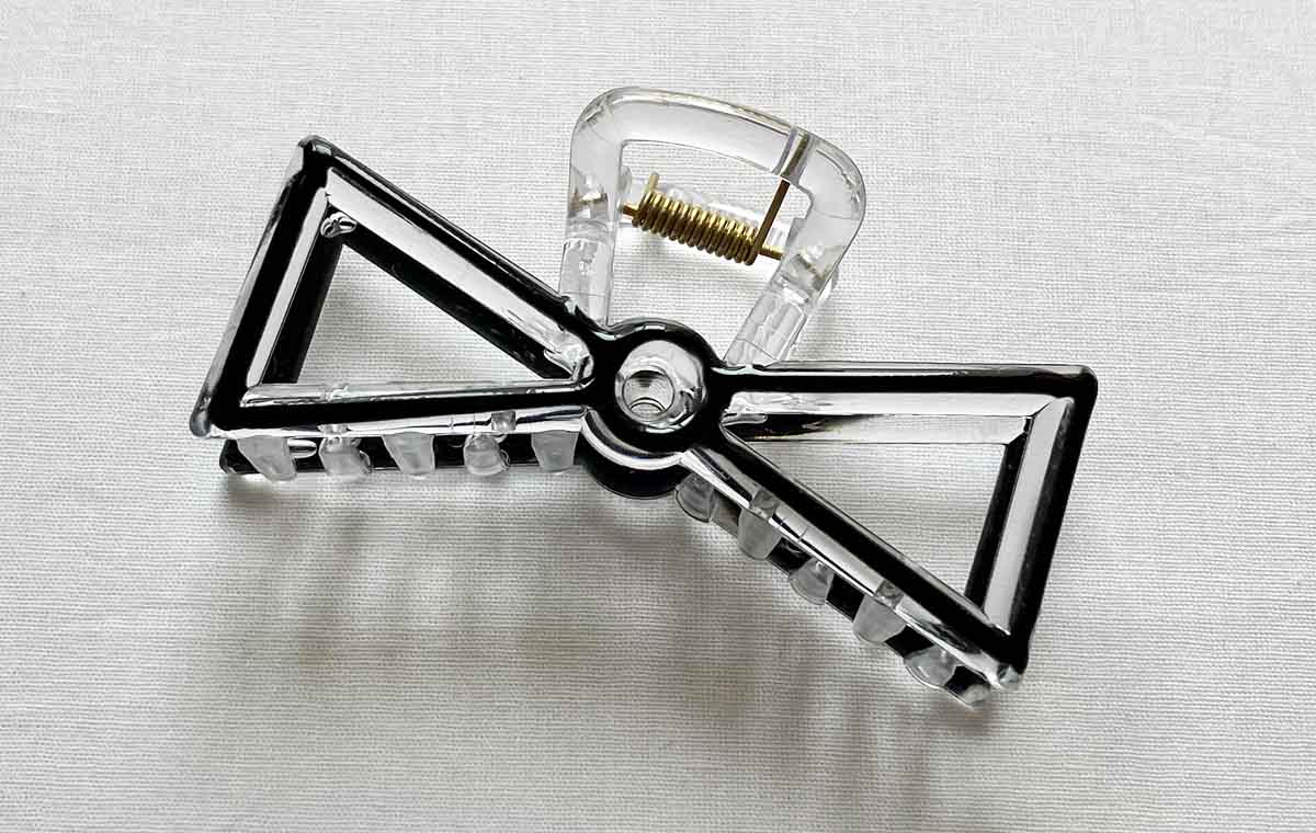 ダイソーの「ヘアクリップ（リボン）」