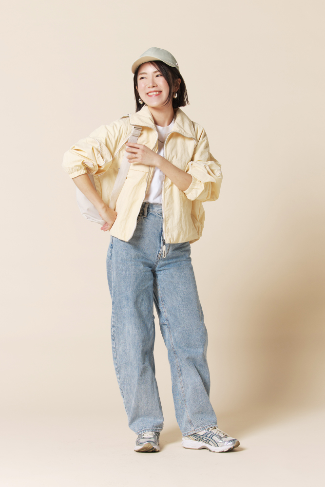 ドマーニ読者モデル 杉本緑さん　イエローブルゾン×ワイドデニムパンツコーデ