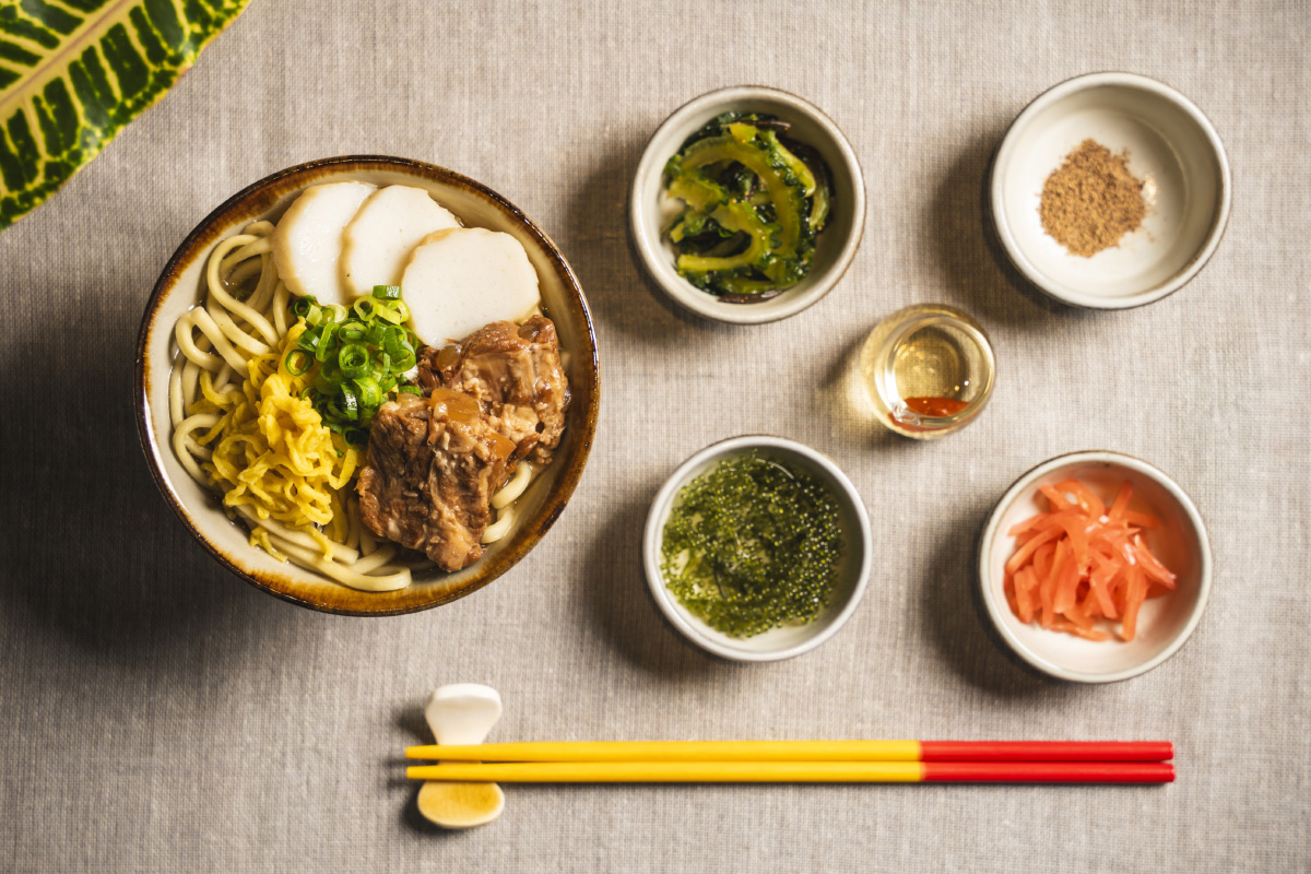 沖縄そばと薬味