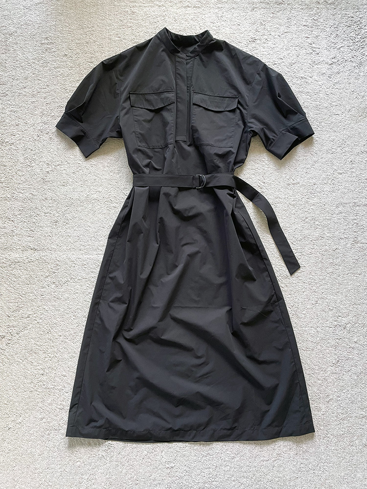 UNFILOの黒ワンピース