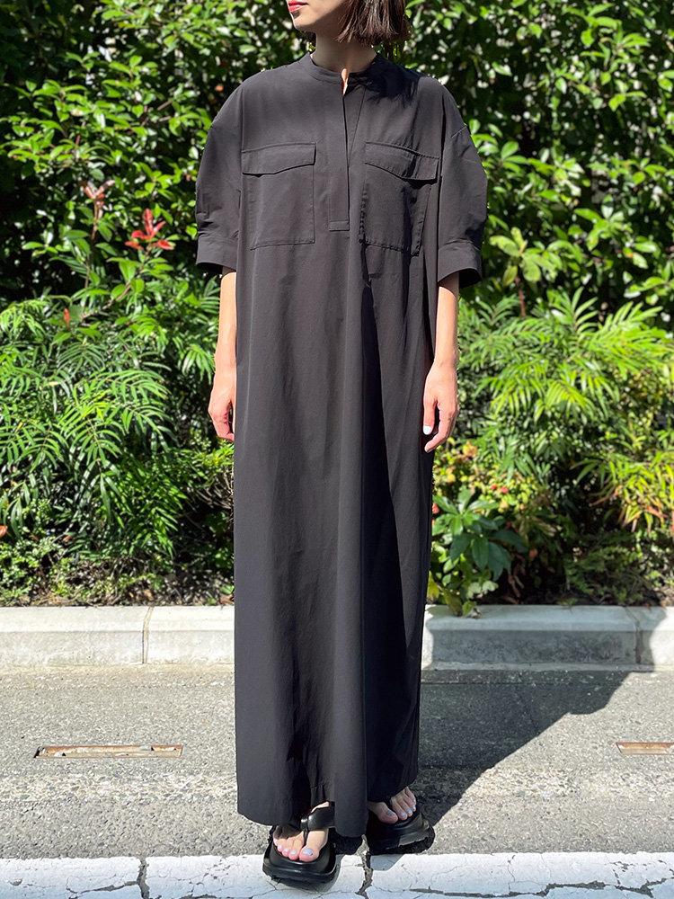UNFILOの黒ワンピース