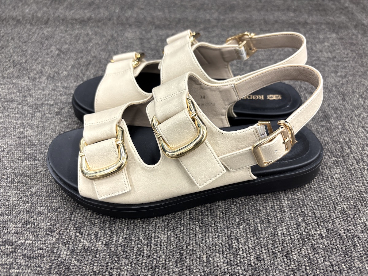 4“ロデスコのダブルベルトサンダル