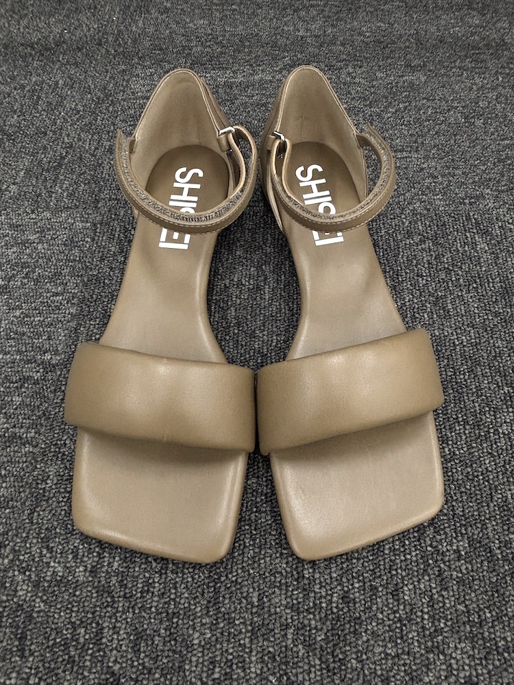 3“シーセイ”のぽってりパデット素材サンダル