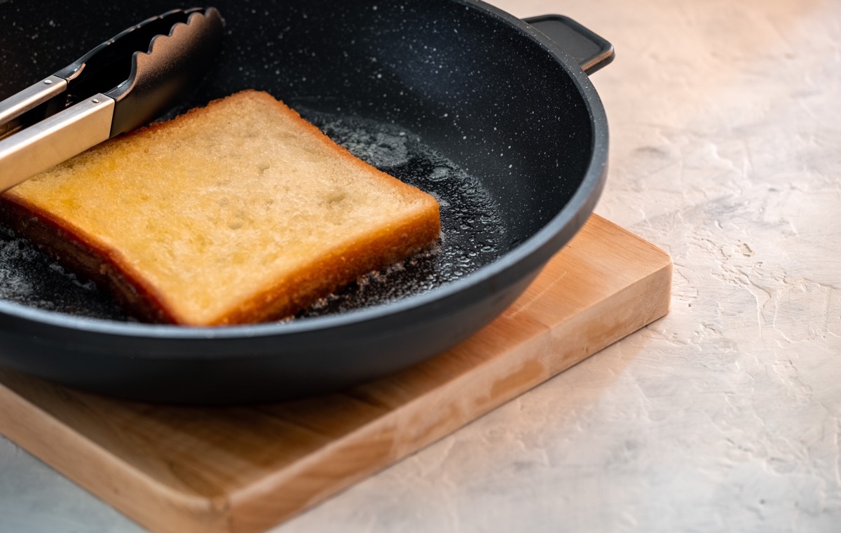 フライパンでパンやく