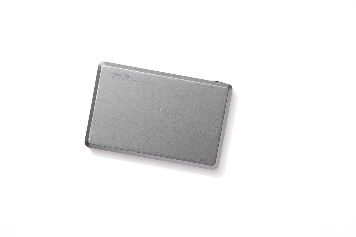 マグセーフ式のモバイルバッテリー