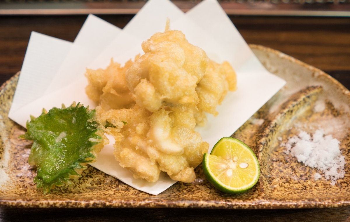 カラッと揚がった白子のてんぷらの写真