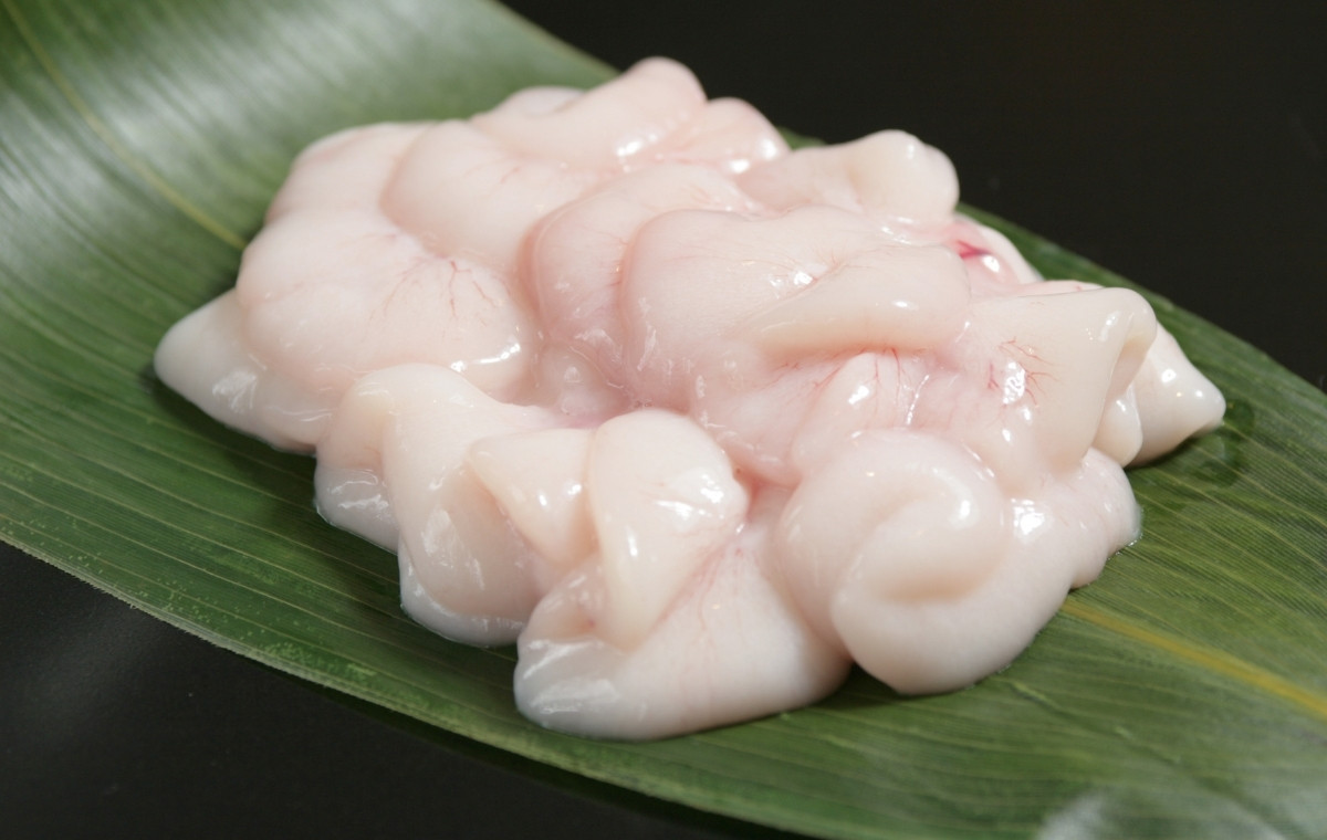 葉っぱの上に白子が置かれている写真