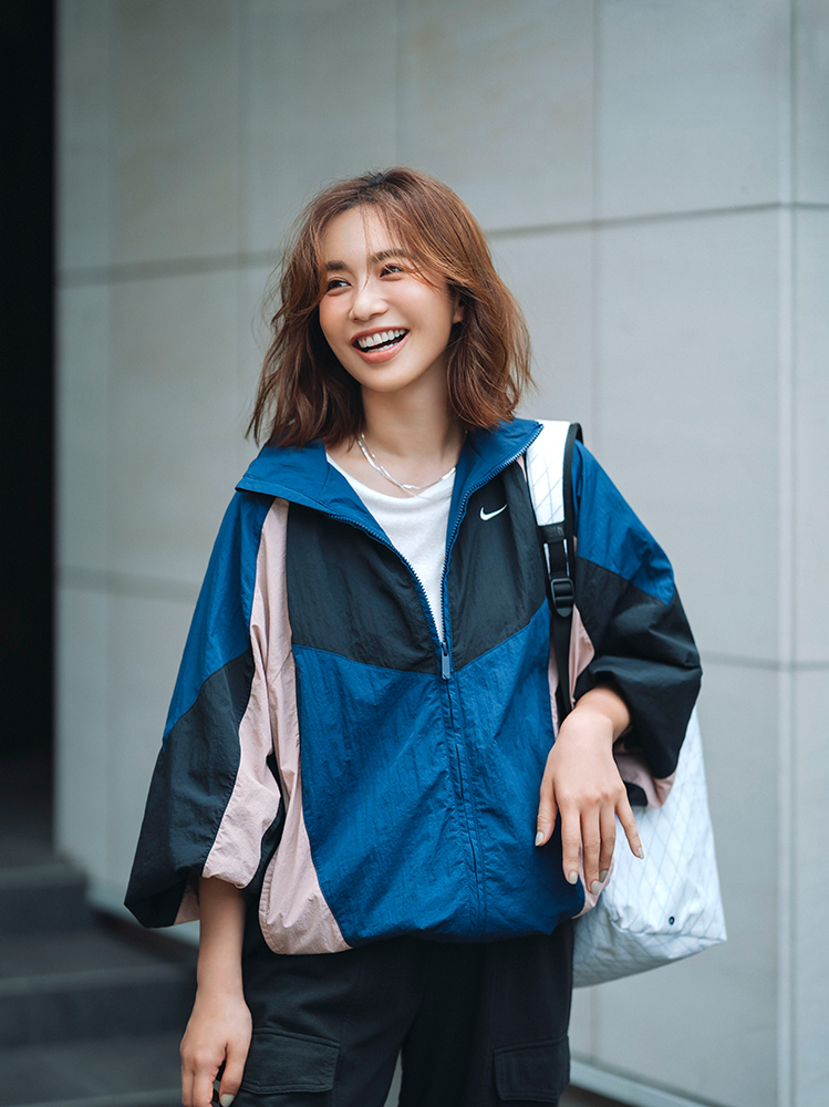 トラックブルゾン