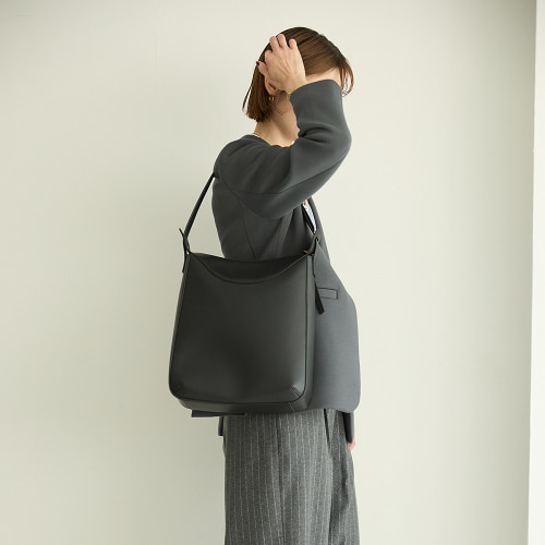 フェズタテナガショルダーバッグ着用例