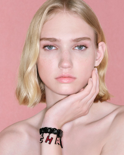 プルミエール チャーム BLUSH着用画像