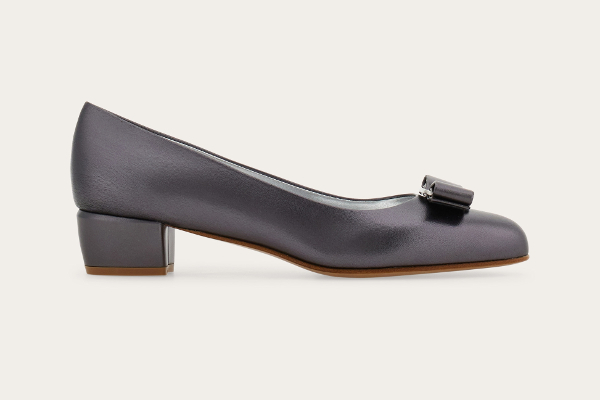 ヴァラ　グレー