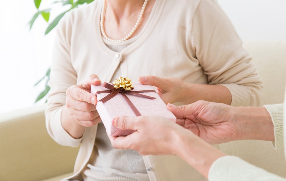 プレゼント　おばあちゃん