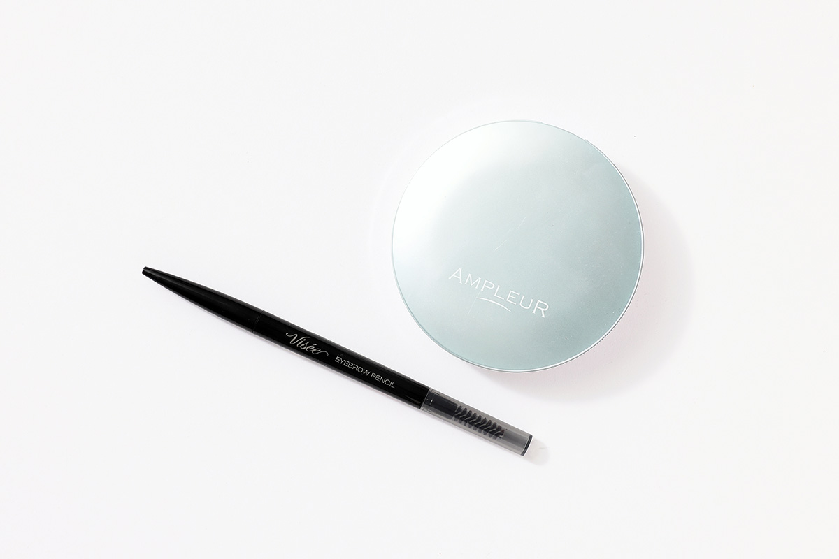 アンプルールのフェイスパウダー クール・ヴィセのペンシルアイブロウ