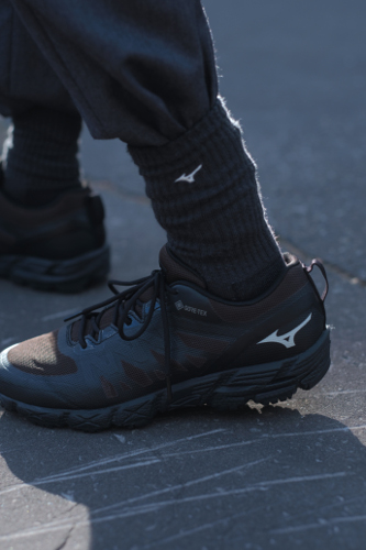 MIZUNO HIKING SHOES着用画像
