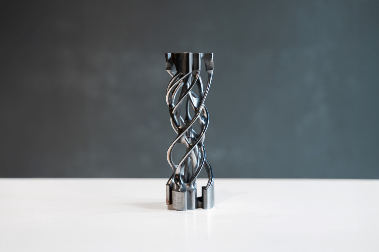 Entangled Others -《self-contained 009.x》(credit Coleccion SOLO)