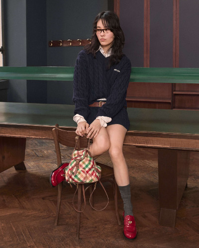 バックパック（限定商品）￥335,500 ペニーローファー（限定カラー）￥170,500