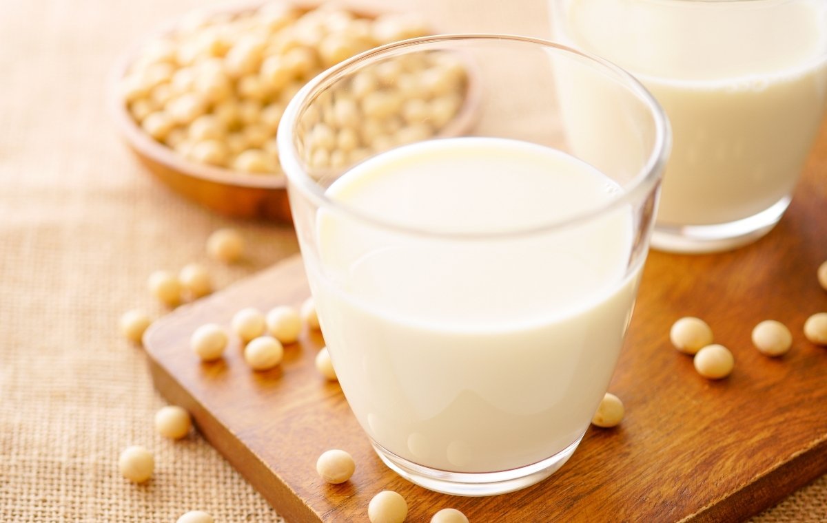 豆乳と大豆の写真