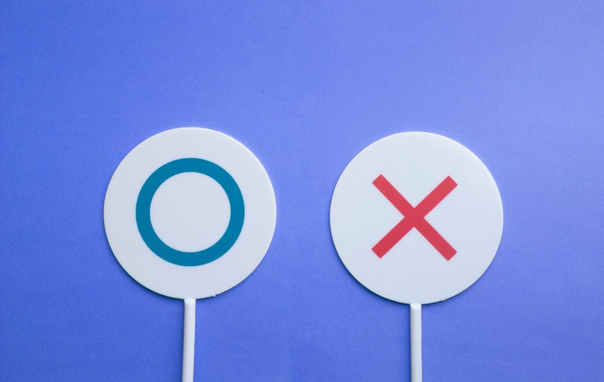 丸とバツのポップの写真