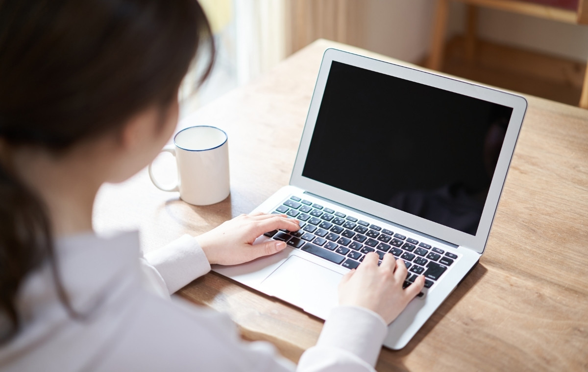 ノートパソコンの写真