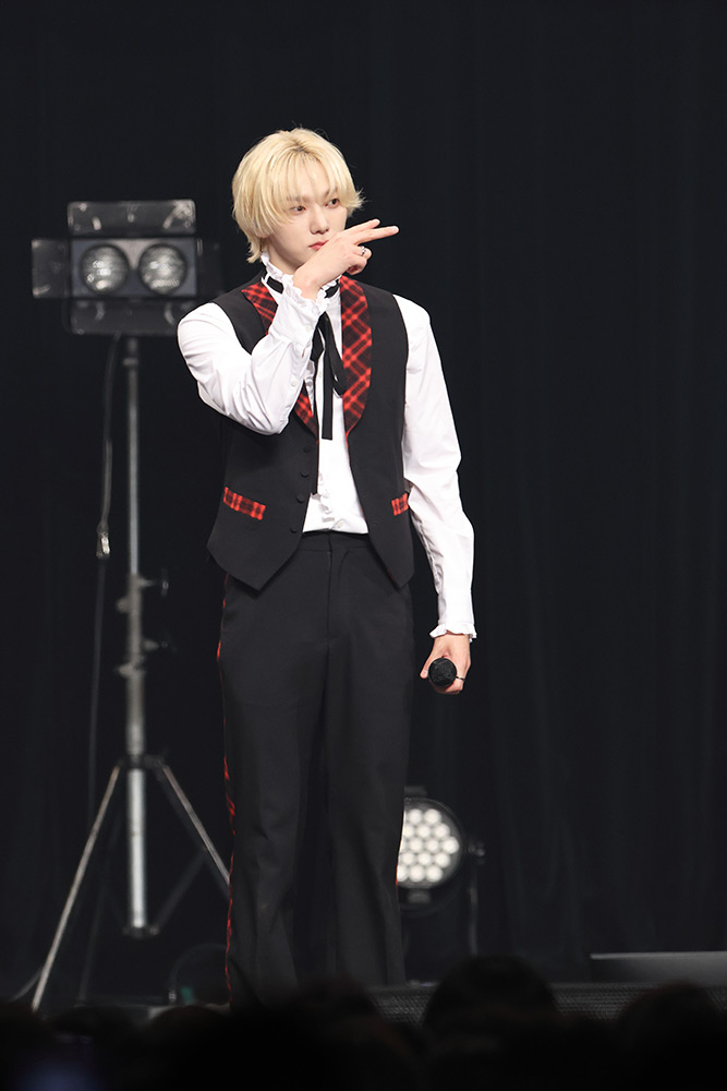 みてるよ〜とするSUNGHOさん