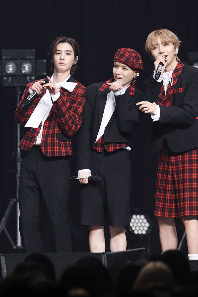 LEEHAN、RIWOO、WOONHAK