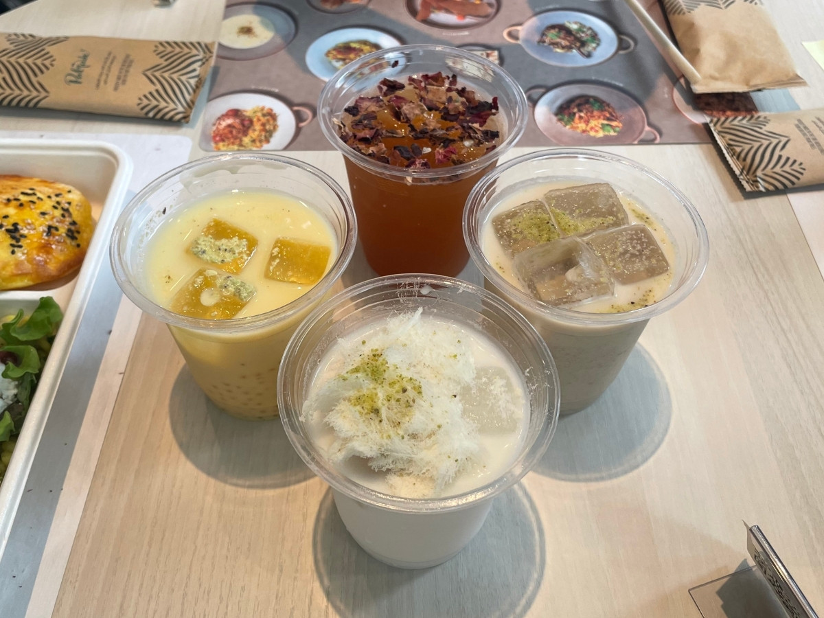 4つのドリンクの写真