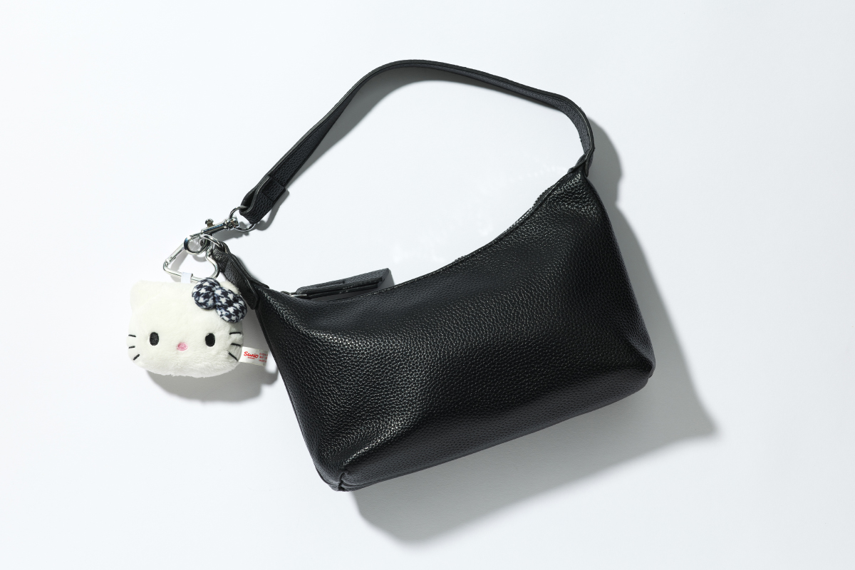 黒の肩掛けバッグ