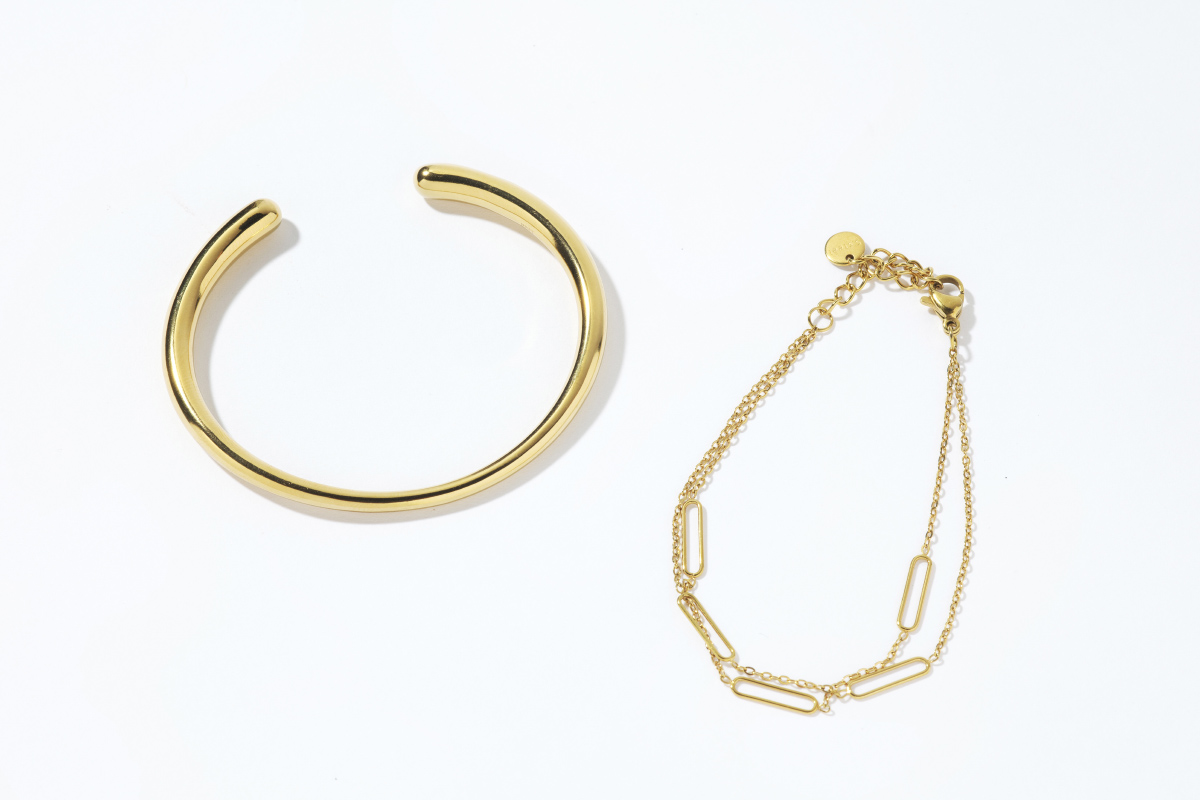 ゴールドのブレスレット