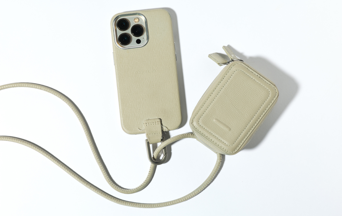 ナチュラルカラーのスマホケース