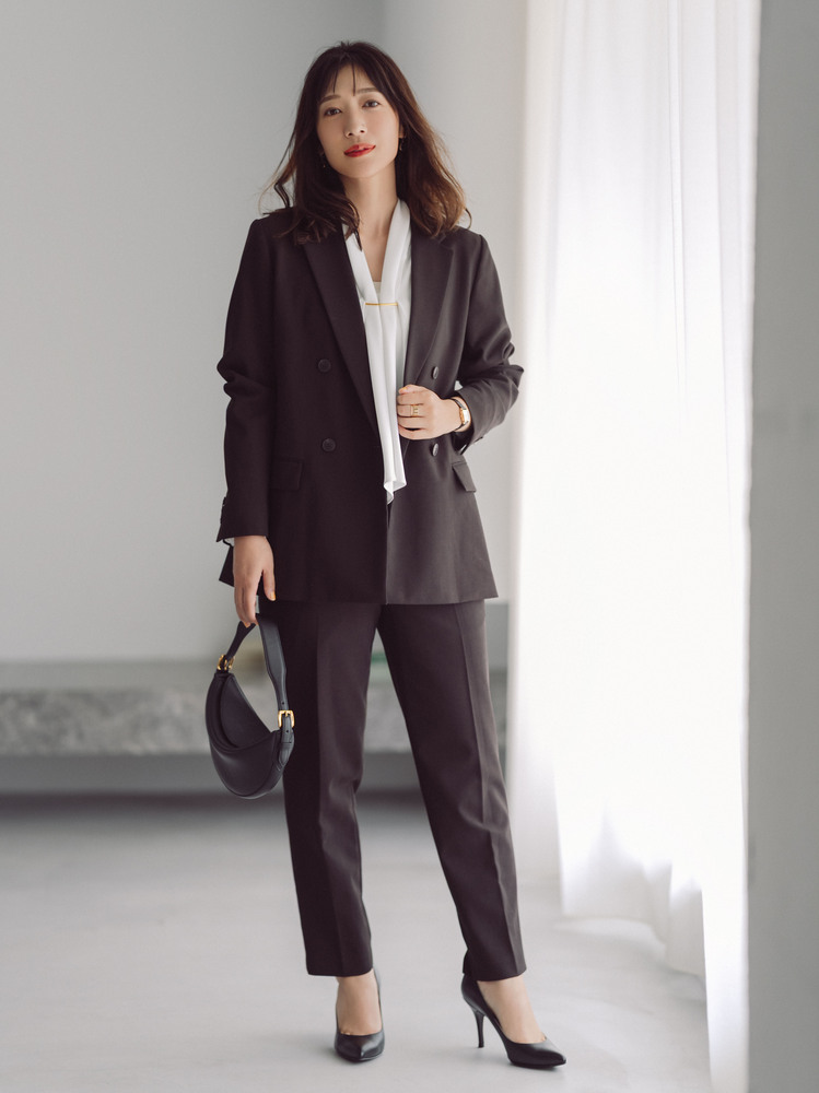 定番ジャケパンを最旬カラーで新鮮に