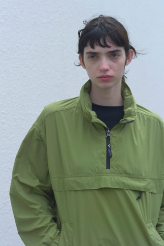 RECYCLE NYLON LIGHT POPLIN BLOUSON着用画像