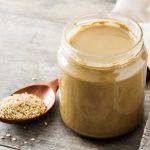 ごまと練りごまの瓶の写真