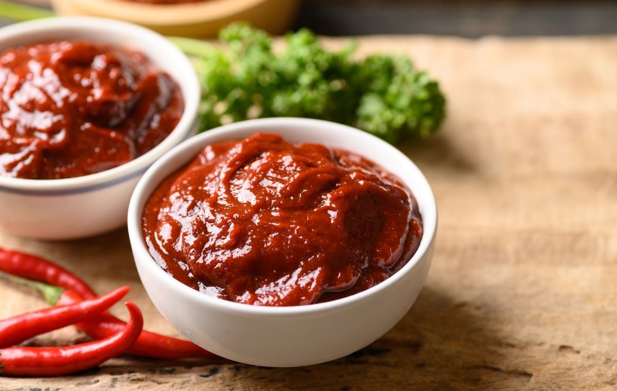 器に盛られたコチュジャンの写真
