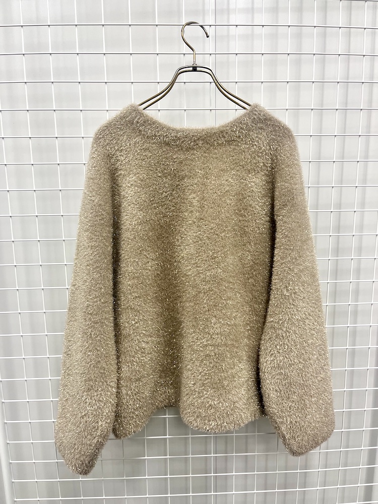 ボタン側を後ろに回せばよりシンプルなデザインに