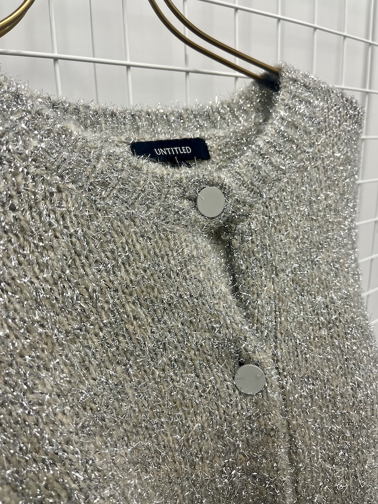 毛足長めのシルバーラメ糸が華やか