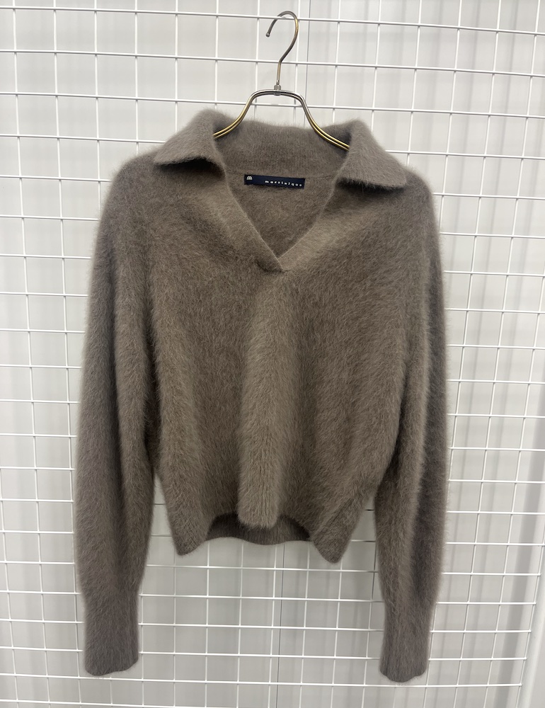 “マルティニーク”のスキッパーニット