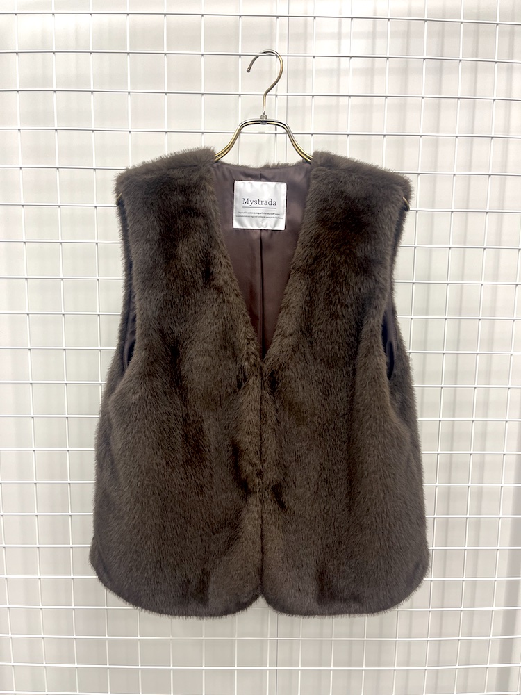 “マイストラーダ”のブラウンベスト