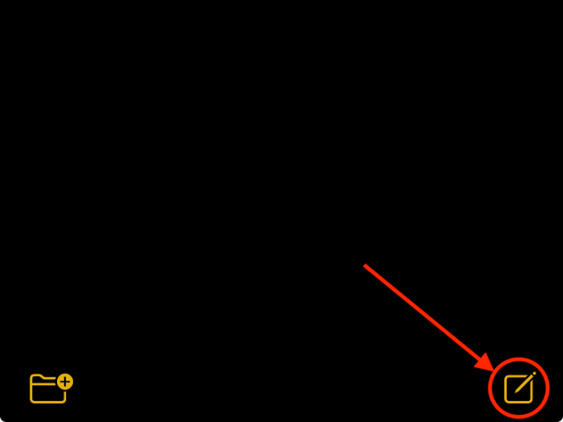 右下の新規メモマークを選んでいる画面