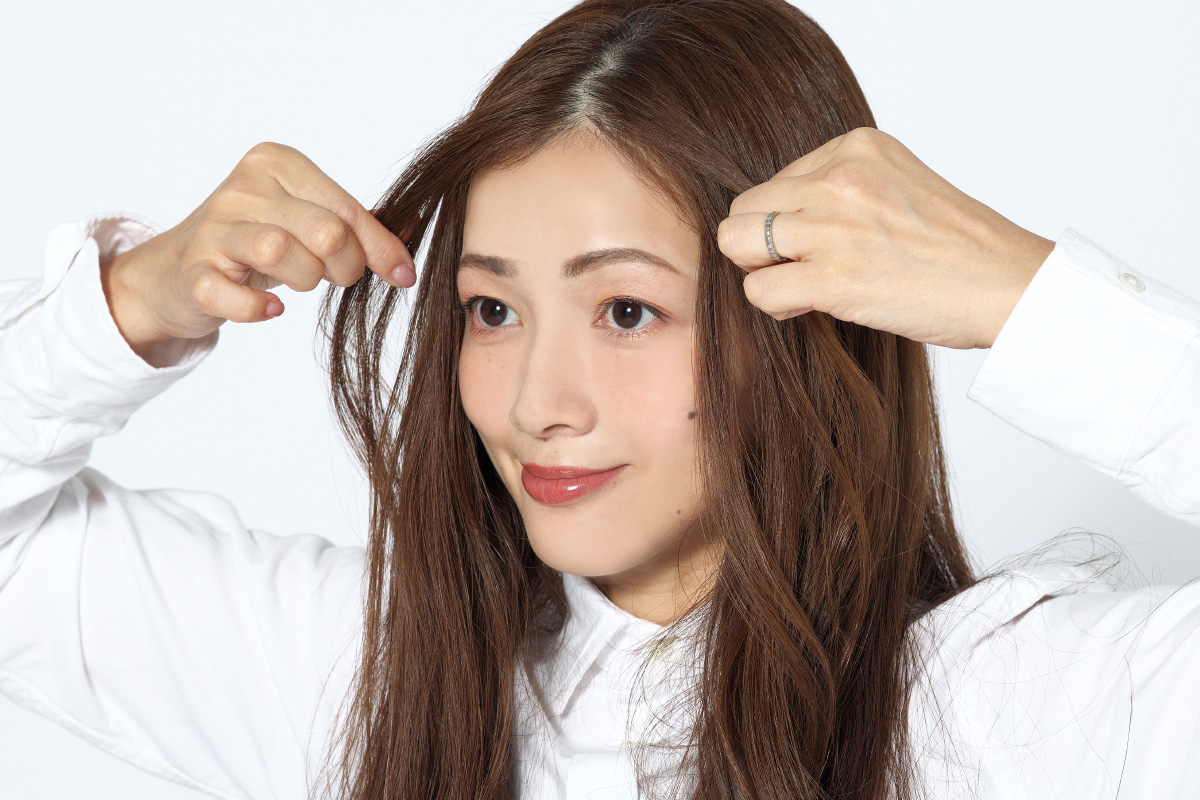 ヘアオイルをつける工程写真