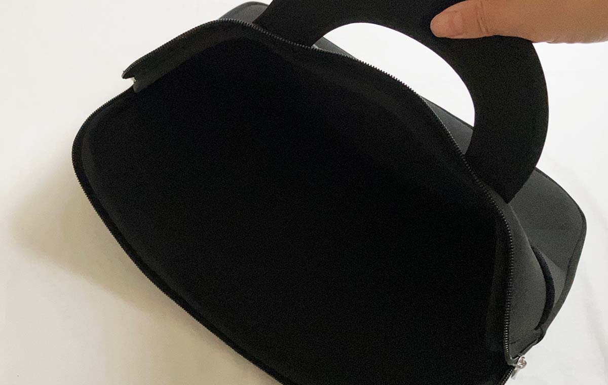 ダイソーの「パソコンケース」