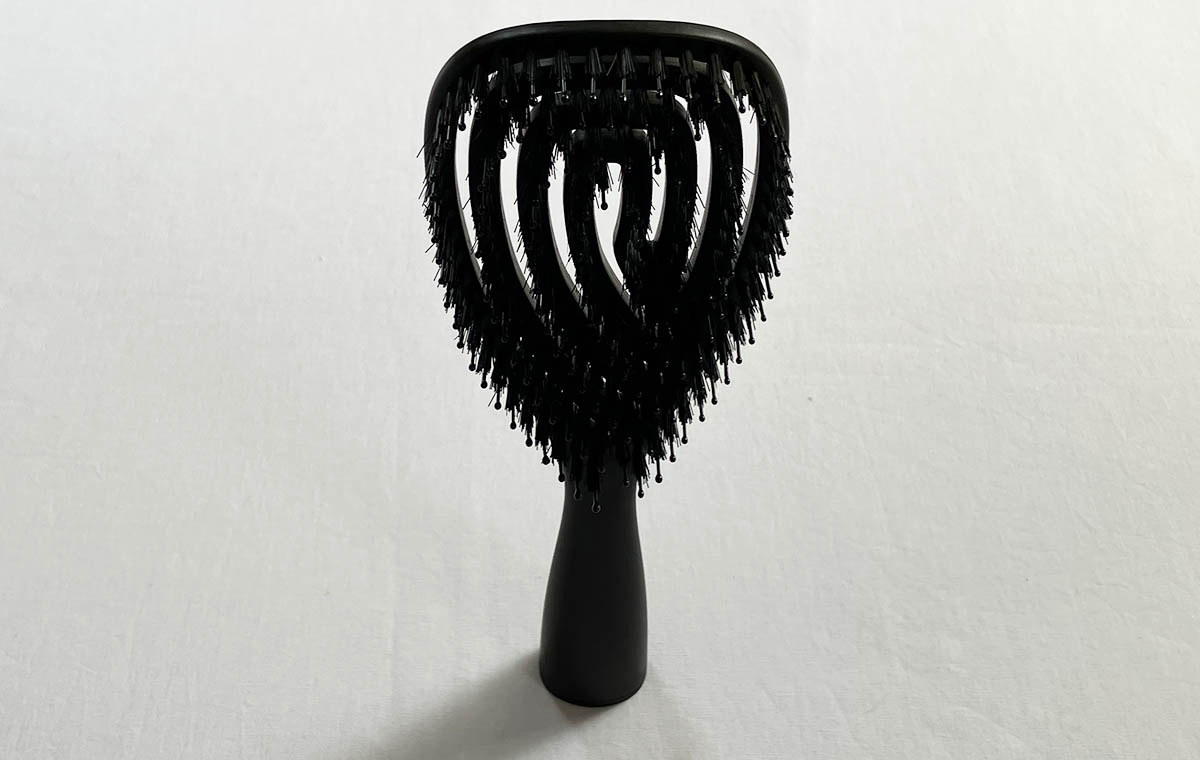 ダイソーの「乾きやすいブローブラシ(豚毛付)」