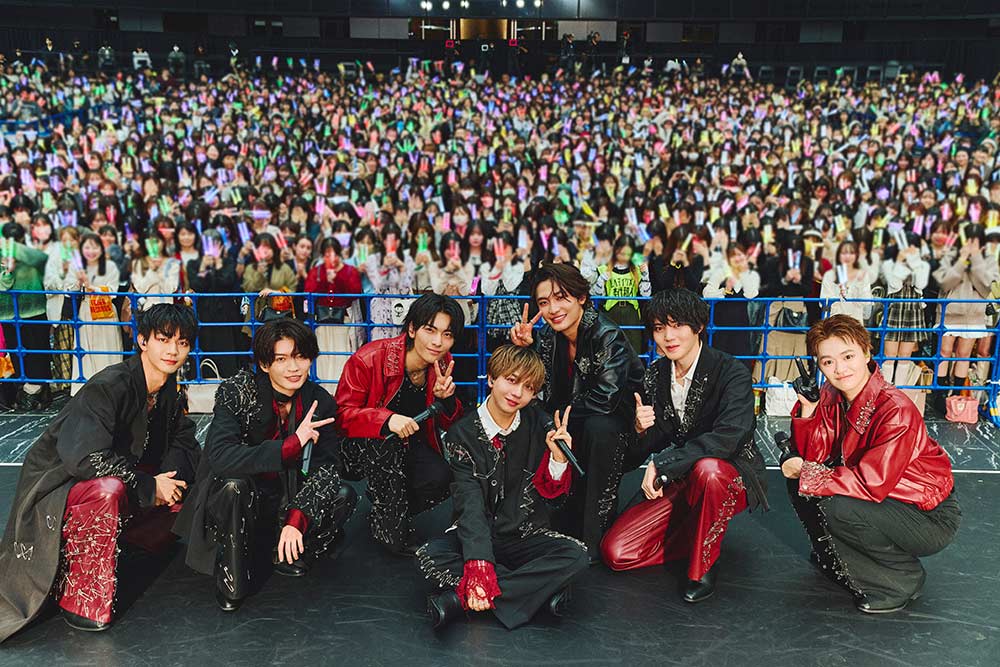 ファンと写真を撮るげんじぶメンバー