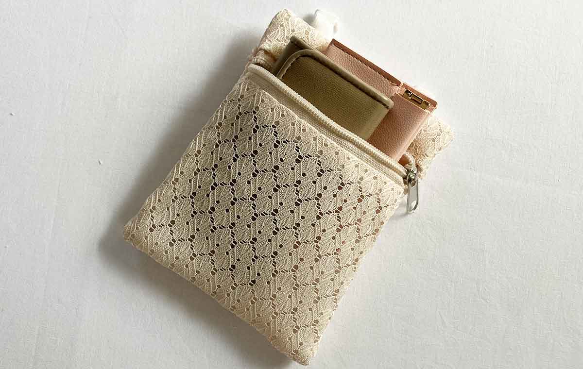 ダイソーの「移動ポケット」