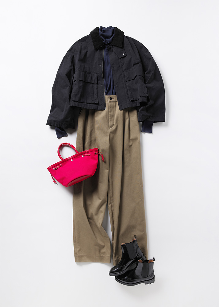 ベージュワイドチノパン×ネイビーニット×黒ブルゾン