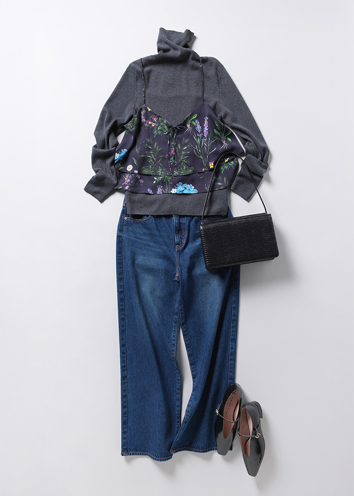 チャコールグレーニット×デニムパンツ×ボタニカル柄キャミ×スクエアバッグ×黒パンプス