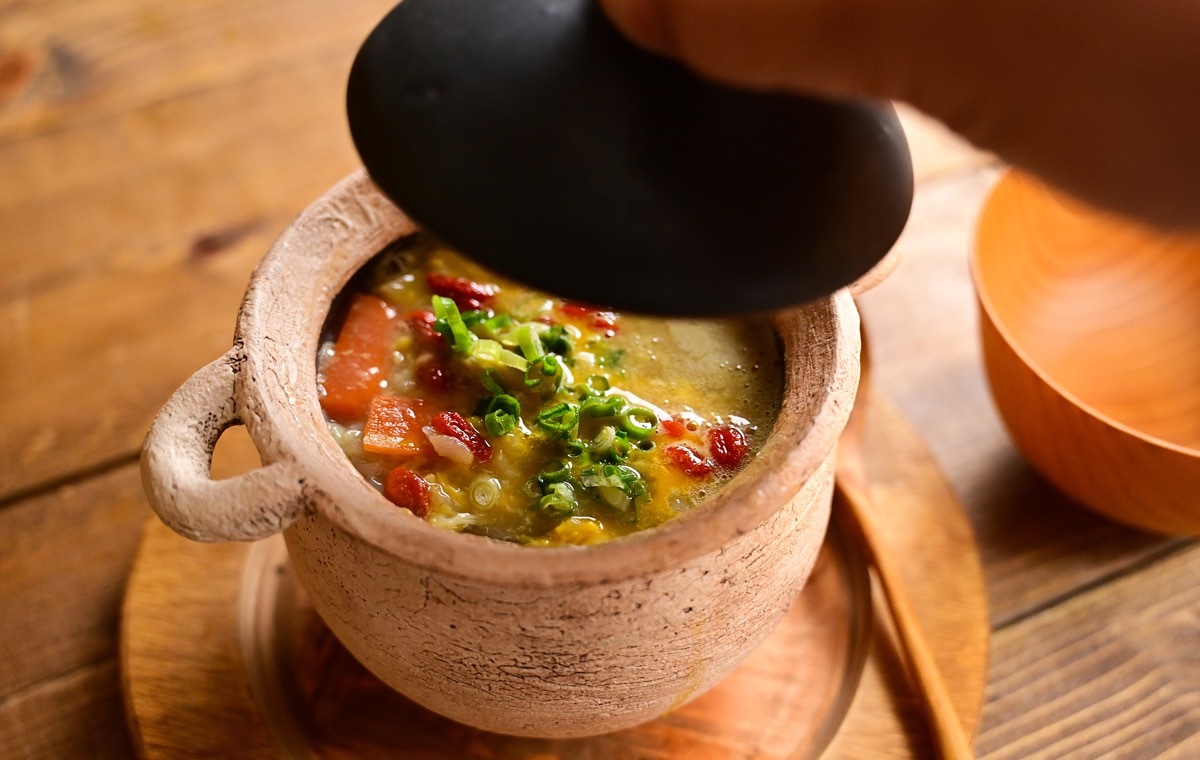 スープにのせるクコの実