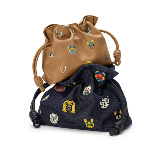 2つ重なったキャッツ フラメンコクラッチ