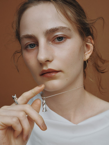 「Holy Horse」着用画像