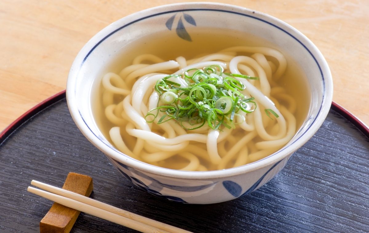 ねぎ乗せ素うどんの写真